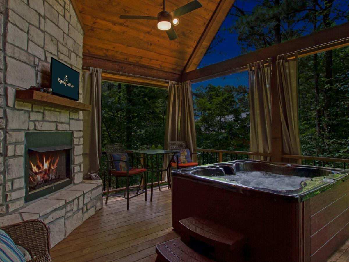 Stunning Luxury Cabin W Hot Tub And Fire Pit Holy Shiplap Is Perfect Romantic Couples Getaway Broken Bow Kültér fotó