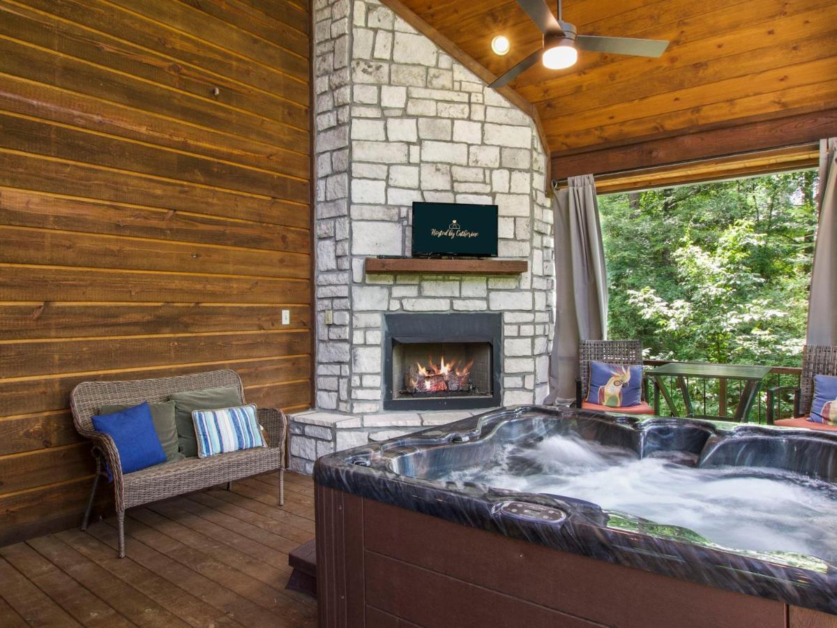 Stunning Luxury Cabin W Hot Tub And Fire Pit Holy Shiplap Is Perfect Romantic Couples Getaway Broken Bow Kültér fotó