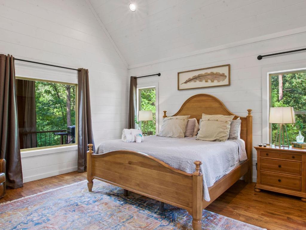 Stunning Luxury Cabin W Hot Tub And Fire Pit Holy Shiplap Is Perfect Romantic Couples Getaway Broken Bow Kültér fotó