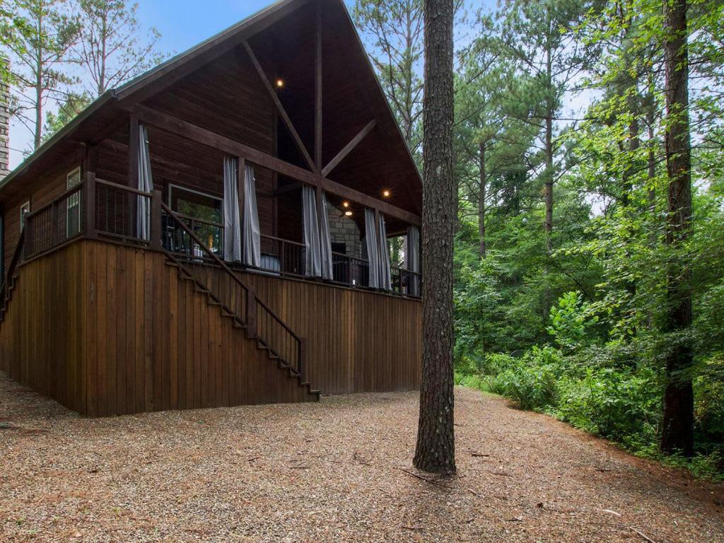 Stunning Luxury Cabin W Hot Tub And Fire Pit Holy Shiplap Is Perfect Romantic Couples Getaway Broken Bow Kültér fotó