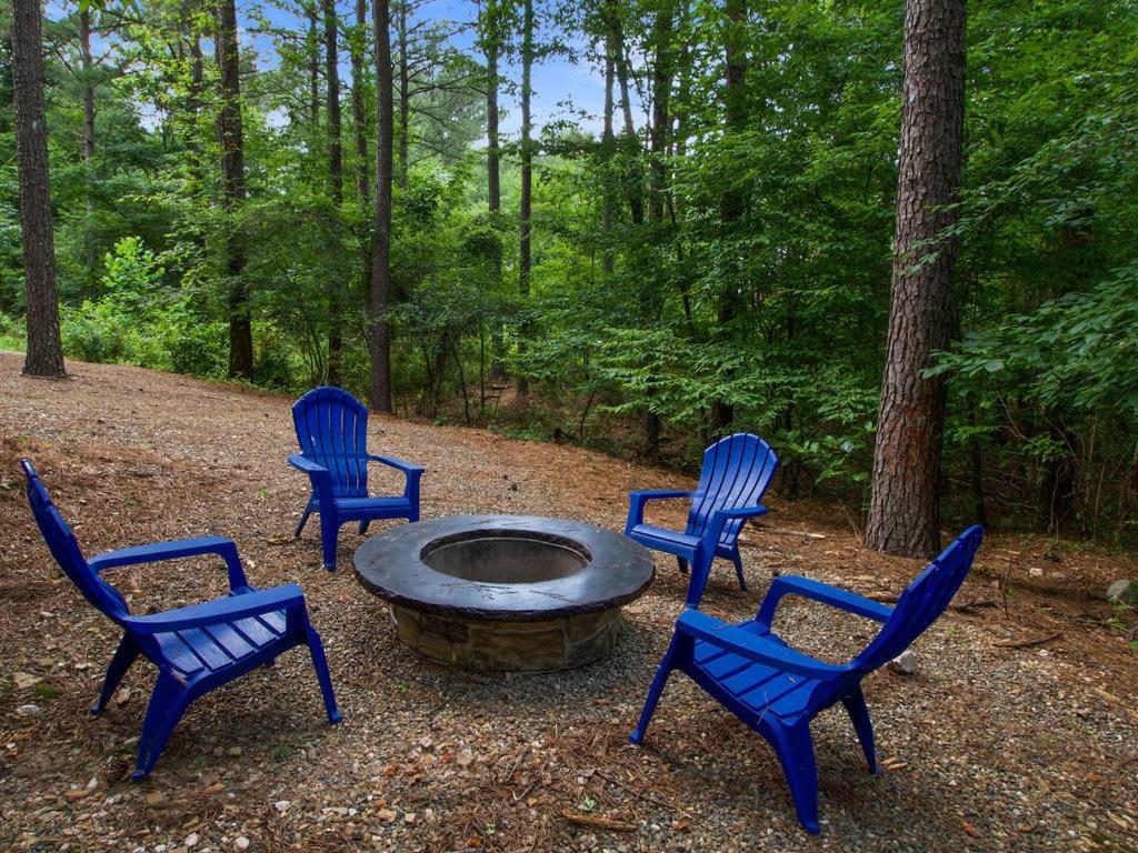 Stunning Luxury Cabin W Hot Tub And Fire Pit Holy Shiplap Is Perfect Romantic Couples Getaway Broken Bow Kültér fotó